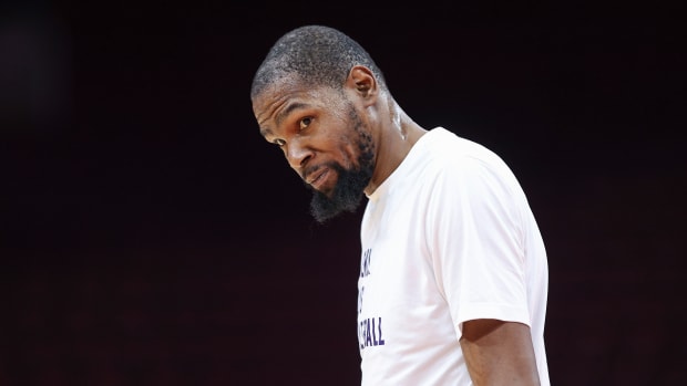 Phoenix Suns forward Kevin Durant during pregame warmups.